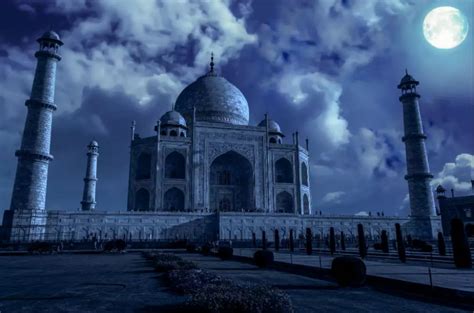 Why Visit Taj Mahal at Full Moon Night?