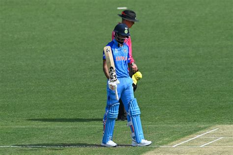 KL Rahul raises hit bat upon getting to fifty | ESPNcricinfo.com