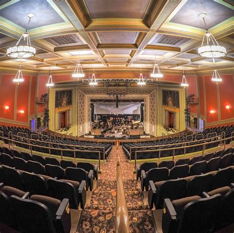 This 1920s Cincinnati Theatre Is an Architectural Feat of Greatness ...