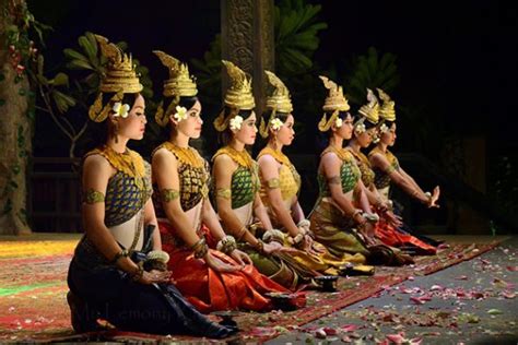 4 Cambodian Traditional Dances | History & Uniqueness