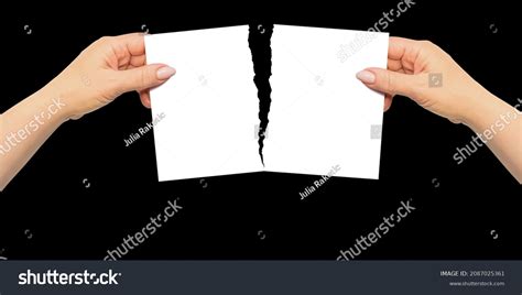 17.134 imagens de Ripping paper with hand Imagens, fotos stock e ...