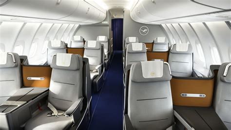 Lufthansa Boeing 747-8 business class (New York JFK-Frankfurt ...