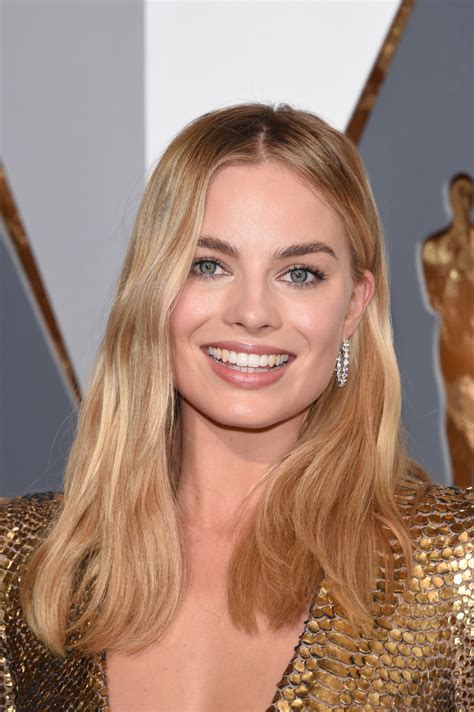 Get the makeup look: Margot Robbie at the 88th Academy Awards