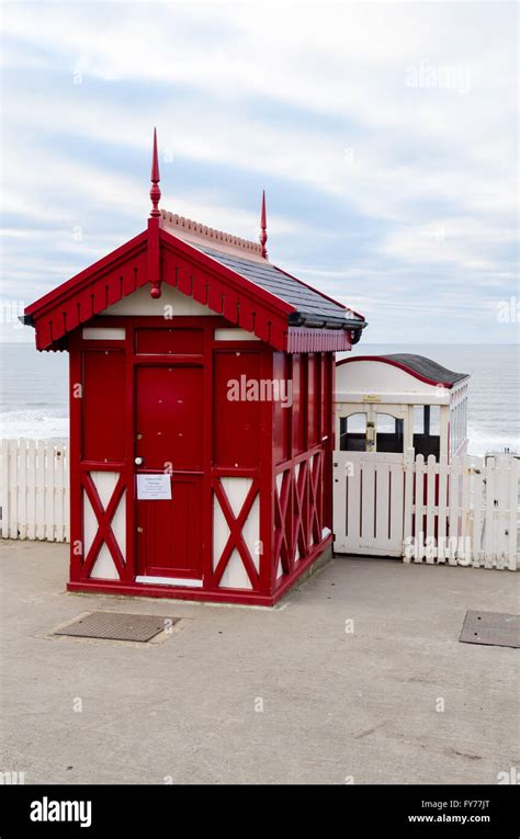 Saltburn Cliff Lift at Saltburn-by-the-Sea Stock Photo - Alamy