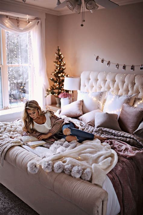 7 Holiday Decor Ideas for Your Bedroom - Welcome to Olivia Rink