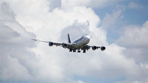 Atlas Air Boeing 747 Cargo Plane Approaches ORD Editorial Image - Image ...