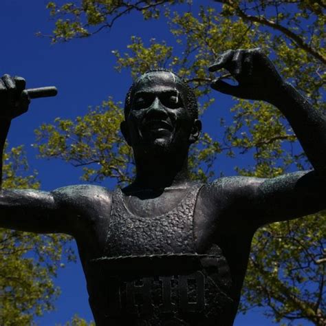 Jesse Owens Statue – Cleveland, Ohio - Atlas Obscura