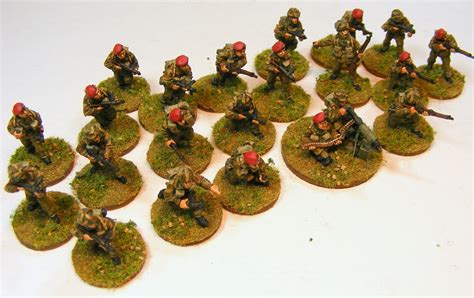 Evil Bob's Miniature Painting: 28mm WWII Germans and British Paratroopers