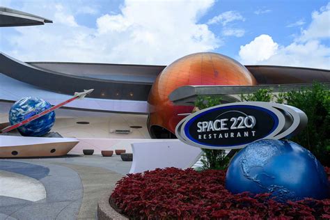 Review: Space 220 at Disney World