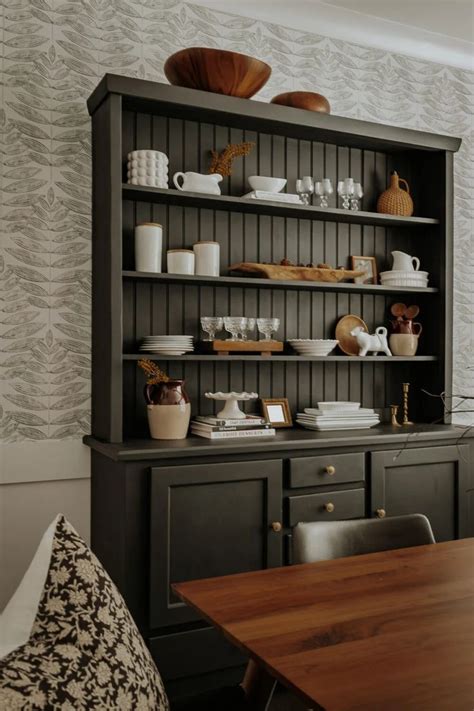 5 Tips For Styling Dining Room Hutch Decor - Decorhint | Dining room ...