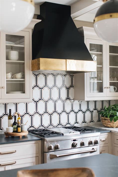 Black kitchen decor, Geometric kitchen, White kitchen backsplash