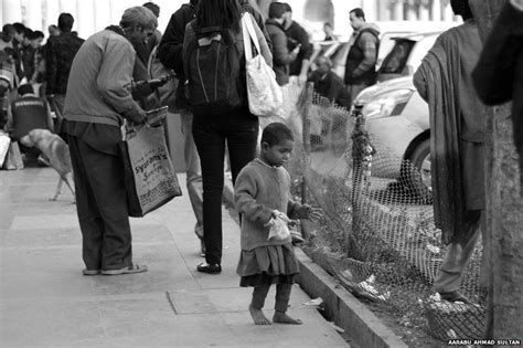 In pictures: Indian child beggars - BBC News