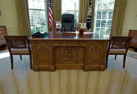 29++ Oval office desk close up ideas in 2021 | https://doggywally.pages.dev