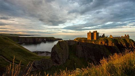 Dunnottar Castle : Scotland Travel Guide : Nordic Visitor