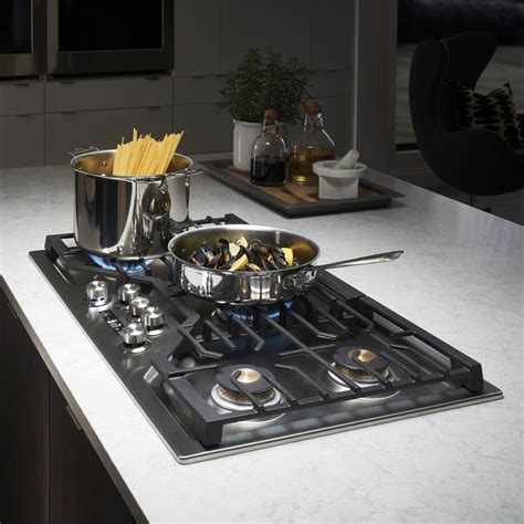 Monogram 36" Deep Recessed Gas Cooktop Stainless Steel - ZGU36ESLSS ...