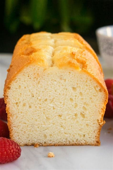 Easy Vanilla Buttermilk Pound Cake Recipe | Pound cake recipes easy ...