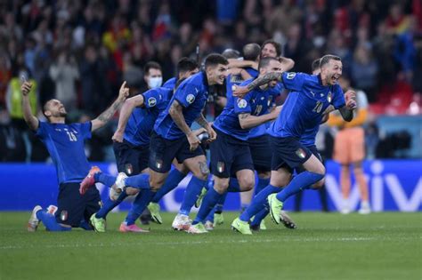 Euro 2020: Italy vs Spain Stats Highlights: Azzurri shoots out La Roja ...