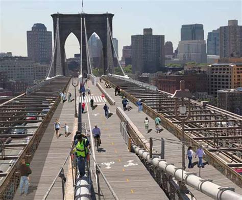 Planks-giving! City may expand Brooklyn Bridge walkway • Brooklyn Paper