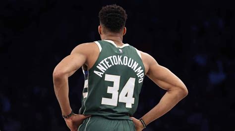 Giannis Antetokounmpo Back Jersey (#2470695) - HD Wallpaper ...