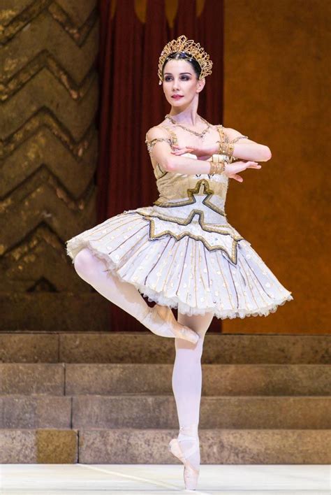 Tamara Rojo in Raymonda, act 3. English National Ballet in Nureyev ...