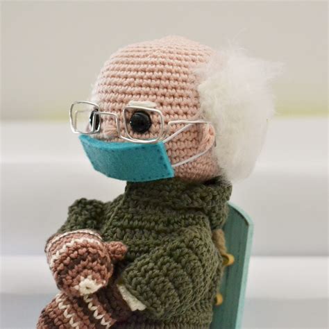 Bernie Sanders crochet doll | LaCigogne