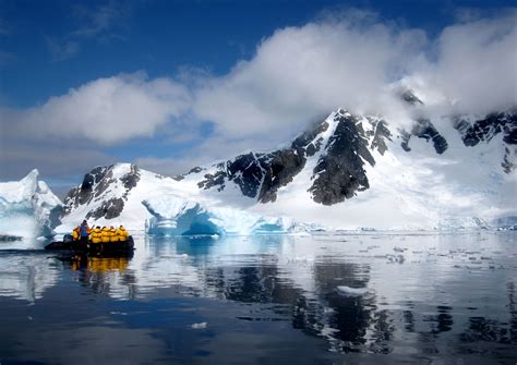 Top 4 Reasons Antarctic Expeditions Make the Best Holiday Cruises