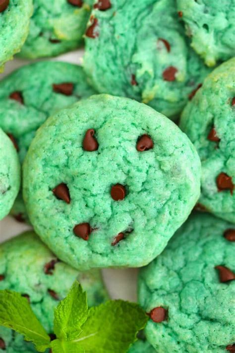 Pudding Mint Chocolate Chip Cookies [Video] - Sweet and Savory Meals