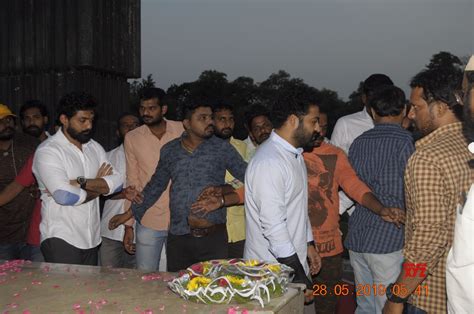 NTR Jr And Kalyan Ram Visits NTR Ghat On NTR Birthday - Gallery ...