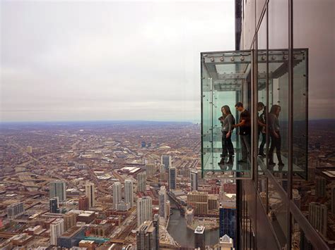 Skydeck Chicago | Undercover Tourist