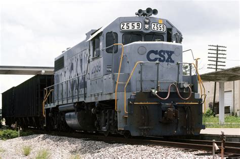 CSX EMD GP38-2 Locomotive # 2559, wearing the CSX stealth … | Flickr