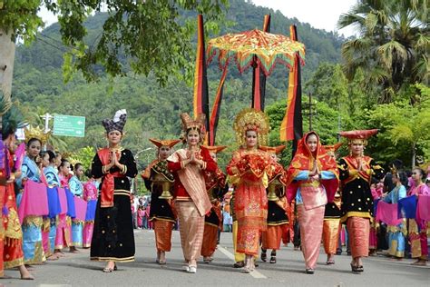 20 Indonesian Cultural Habits You Didn't Know | Life In Indonesia