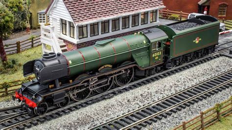 Hornby R3443 NRM BR 4-6-2 'Flying Scotsman' 60103 A3 Class, Brunswick ...