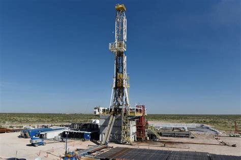 U.S. oil drilling rises in response to higher prices | Reuters