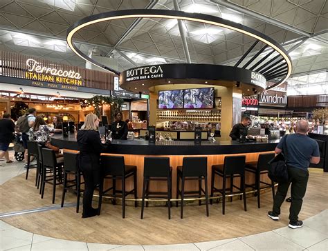 LONDON STANSTED AIRPORT: A NEW BOTTEGA PROSECCO BAR OPENS | Bottega spa