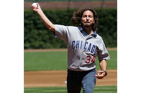 Eddie Vedder Talks Cubs, the World Series and Giving His Boyhood Mitt ...