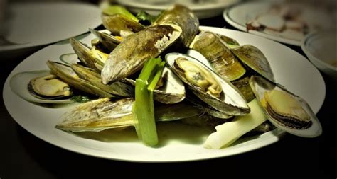 Thai Style Steamed Mussels for your muscles - Healthy Thai Recipes