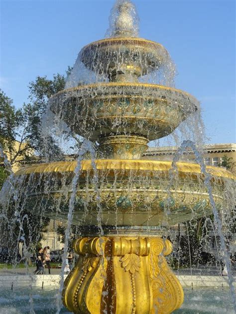 baku gold fountain doing its thing | Fountain, Water fountain, Couple ...