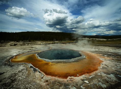 Yellowstone Supervolcano: Scientists Can Now Tell How Fast Molten Rock ...