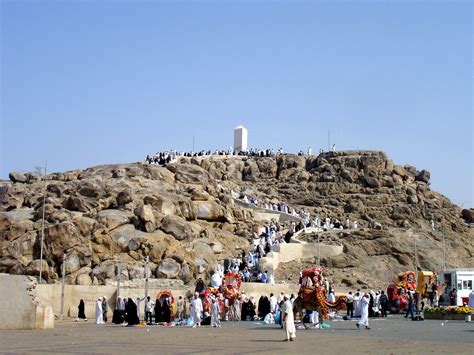 Jabal ar-Rahmah (Mount of mercy) - Arafat | Jabal ar-Rahmah,… | Flickr