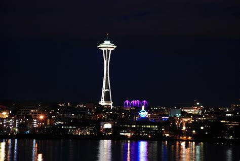 Seattle Space Needle At Night - algomasquepanales