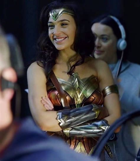 Gal Gadot on the set «Wonder Woman» | Wonder woman movie, Gal gadot ...