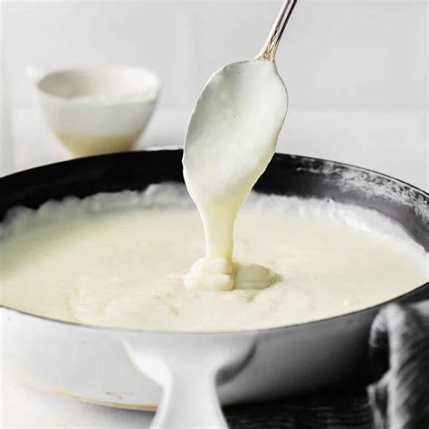 Bechamel Sauce (classic white sauce) - The Cheese Knees