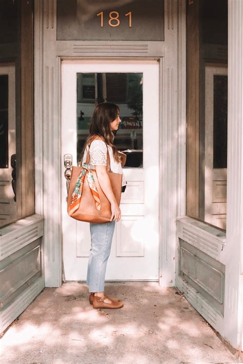 Leather Tote {Classic Brown}