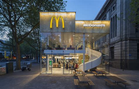 McDonald's Pavilion on Coolsingel / Mei architects and planners | ArchDaily