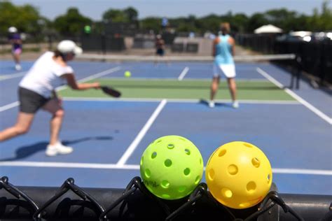 Pickleball Scoring For Dummies – 6 Ways To Score - Yard Help