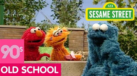 Sesame Street: Different Tastes with Elmo, Zoe, and Cookie Monster ...