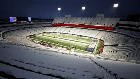 Before dramatic Buffalo Bills victory, game was paused due to fans ...