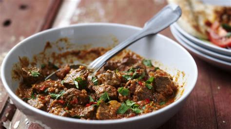 Slow cooker beef curry recipe - BBC Food