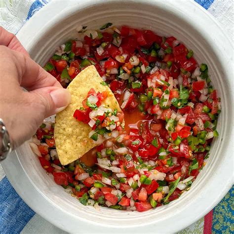 Salsa Fresca Recipe l Panning The Globe