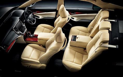 New Toyota Crown Royal Saloon Interior picture, Inside view photo and ...